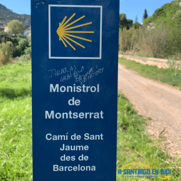 Señal Cami de sant Jaume en Montserrat, asantiagoenbici.com