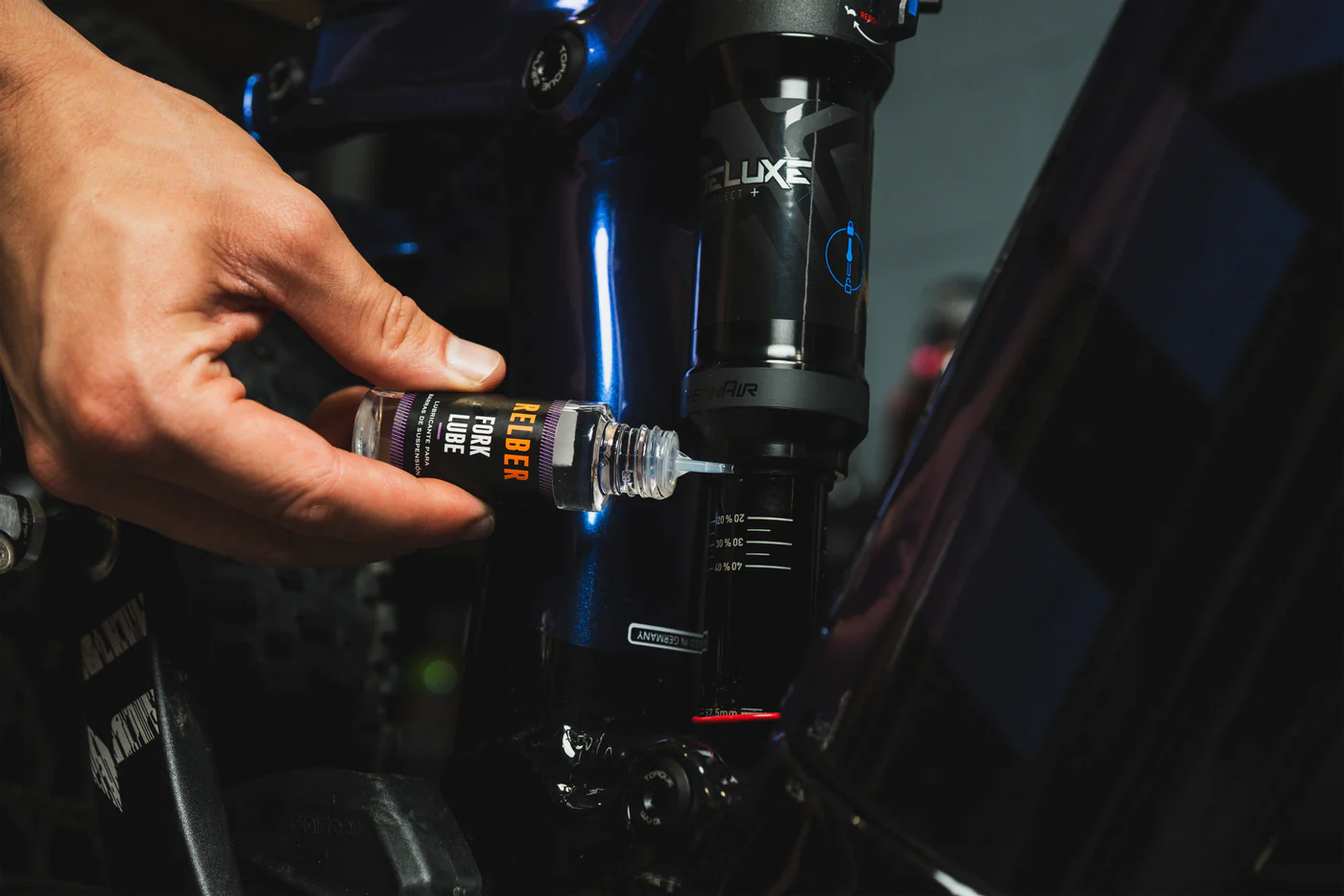 Lubricante Relber para barras de horquilla 30ml - Imagen 3